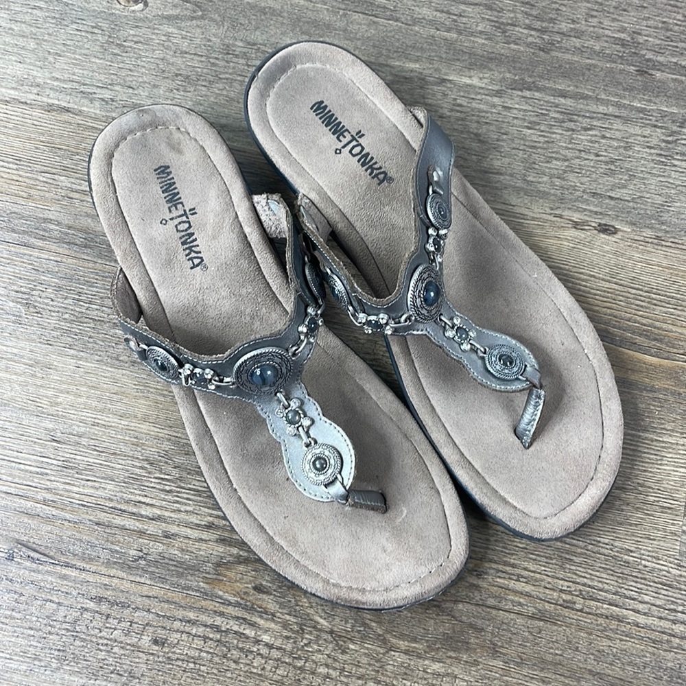 Minnetonka Women's Boca II Thong Flip Flop Leather Wedge Sandals Pewter, size 8